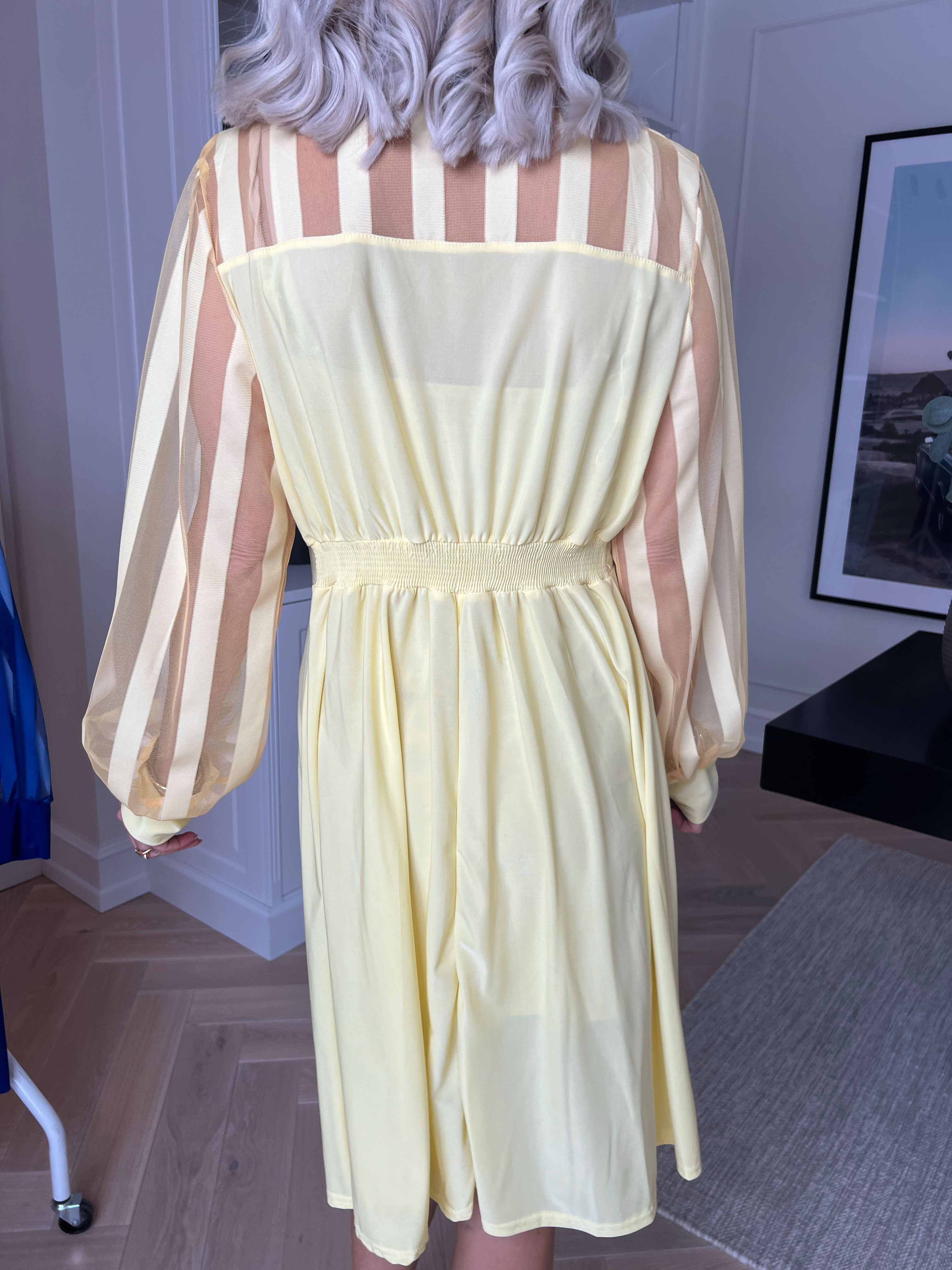 Engel - Kjole med de fineste stribede ærmer i mesh